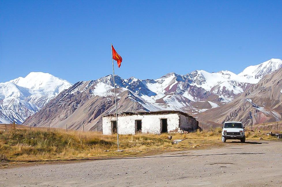 tajik kyrgyz border crossing