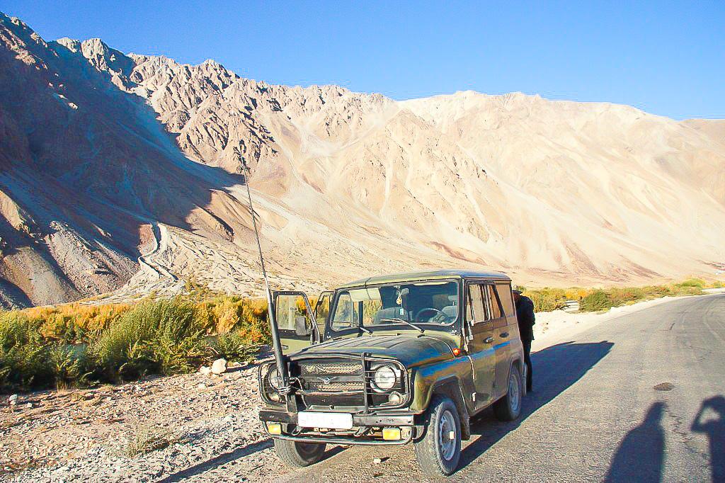 hitchhiking pamir highway tajikistan