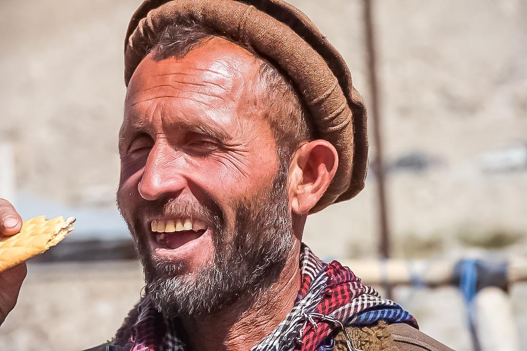 afghan border market ishkashim