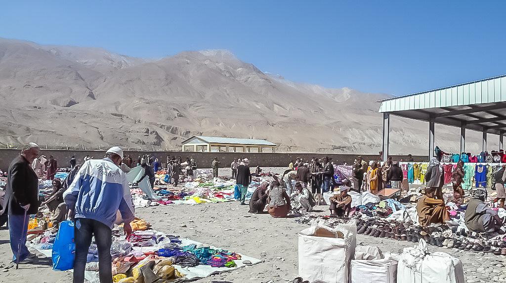 afghan border market ishkashim