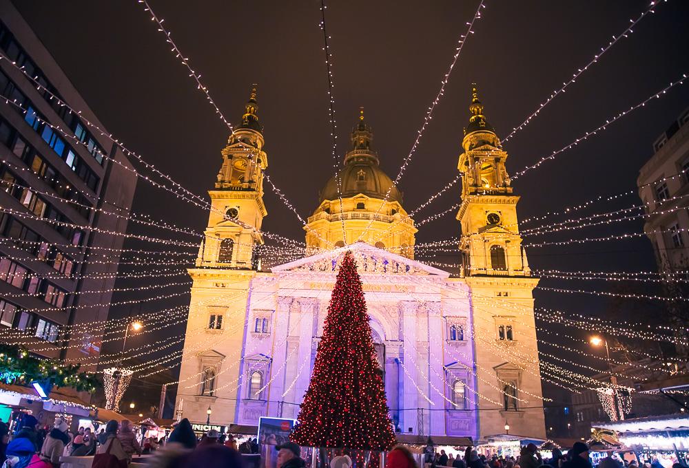 christmas market st. stephen's basilica budapest hungary