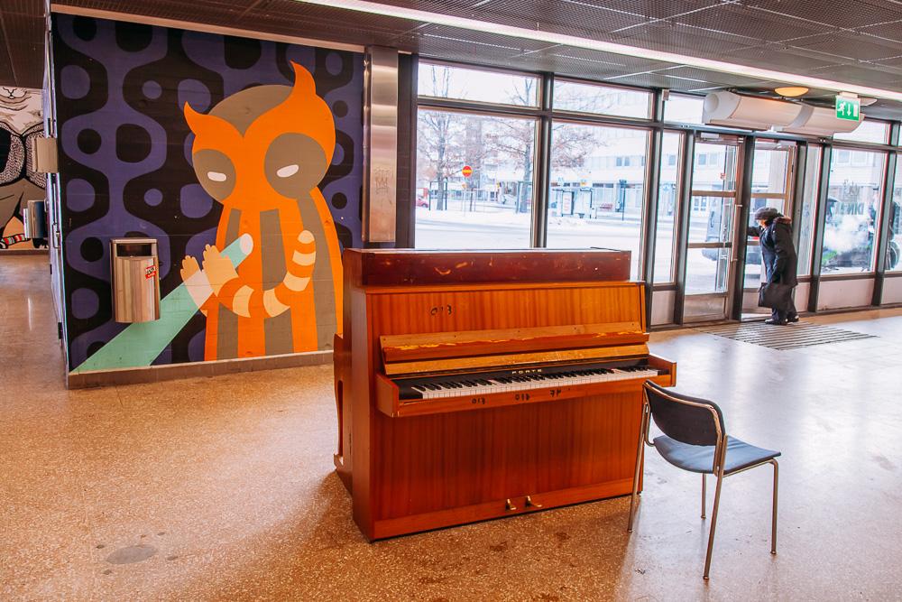 myyrmäki train station street art vantaa finland