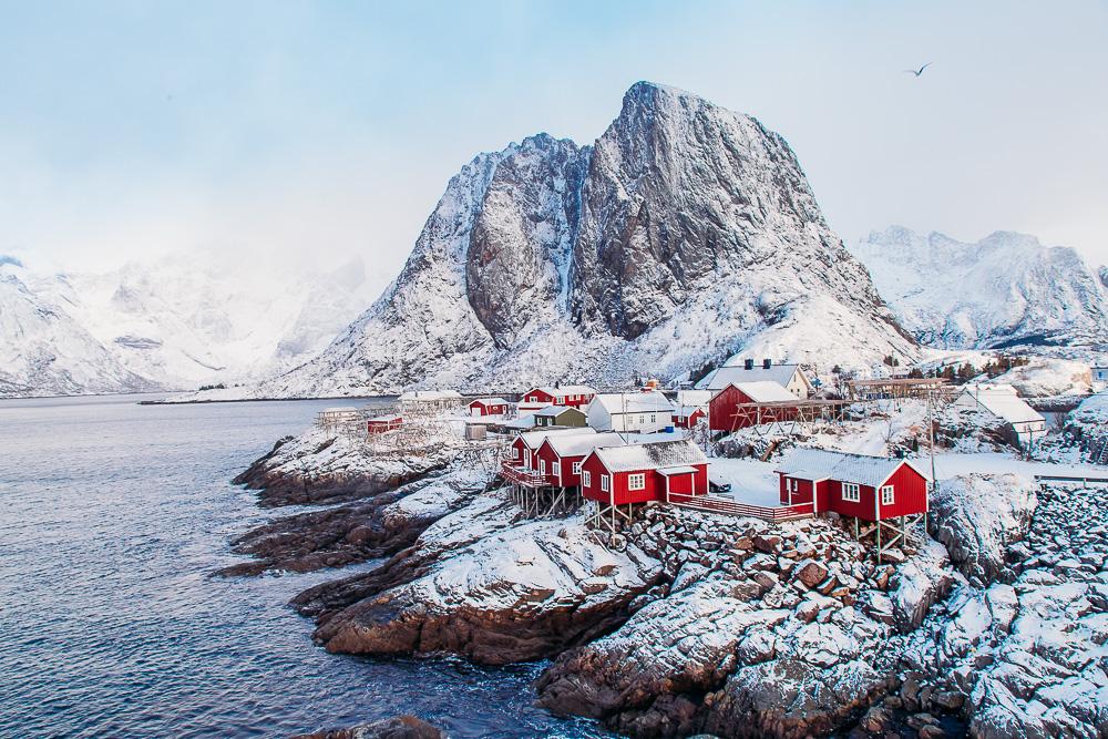 hamnøy lofoten reine winter snow march