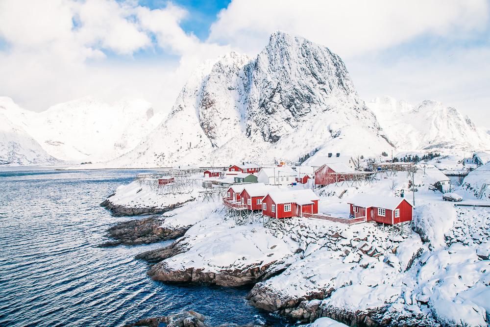 hamnøy lofoten reine winter snow march