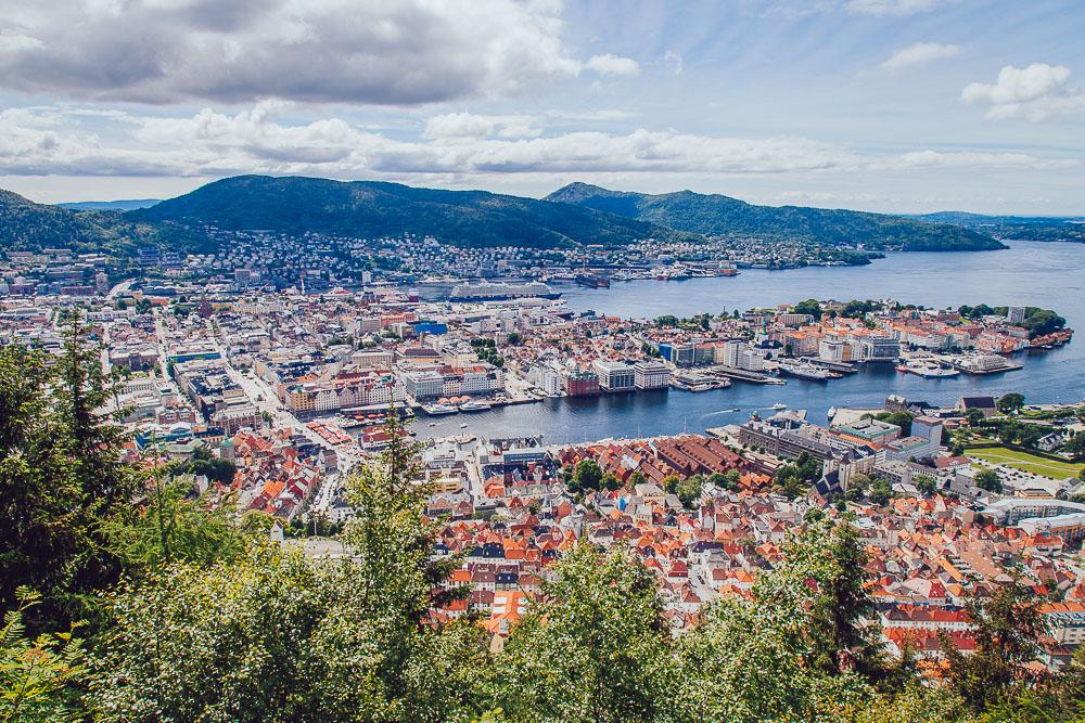 bergen view fløyen hike