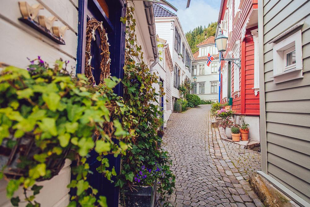 pretty neighborhood nice views bergen norway