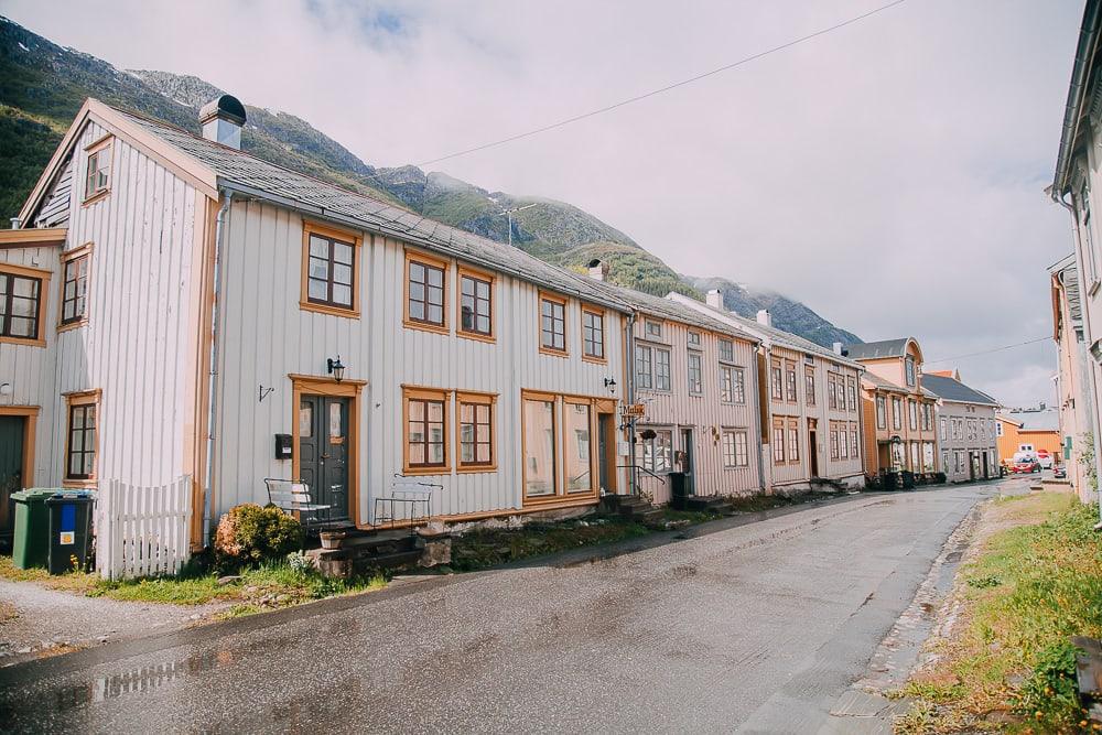 sjøgata mosjøen in summer