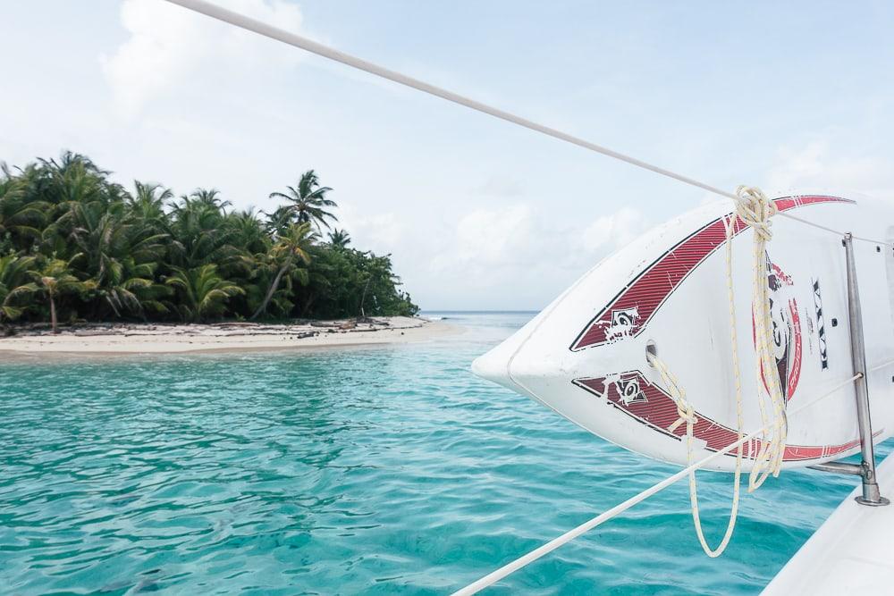 sailing in san blas panama catamarano