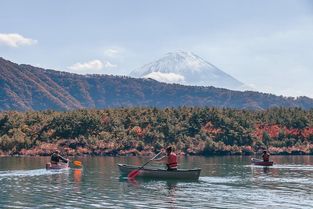 canoeing fuji saiko lake pica camping japan