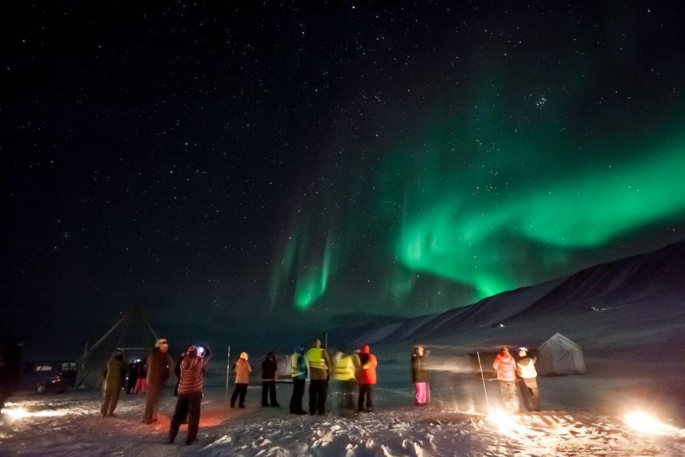 northern lights svalbard camp barentz