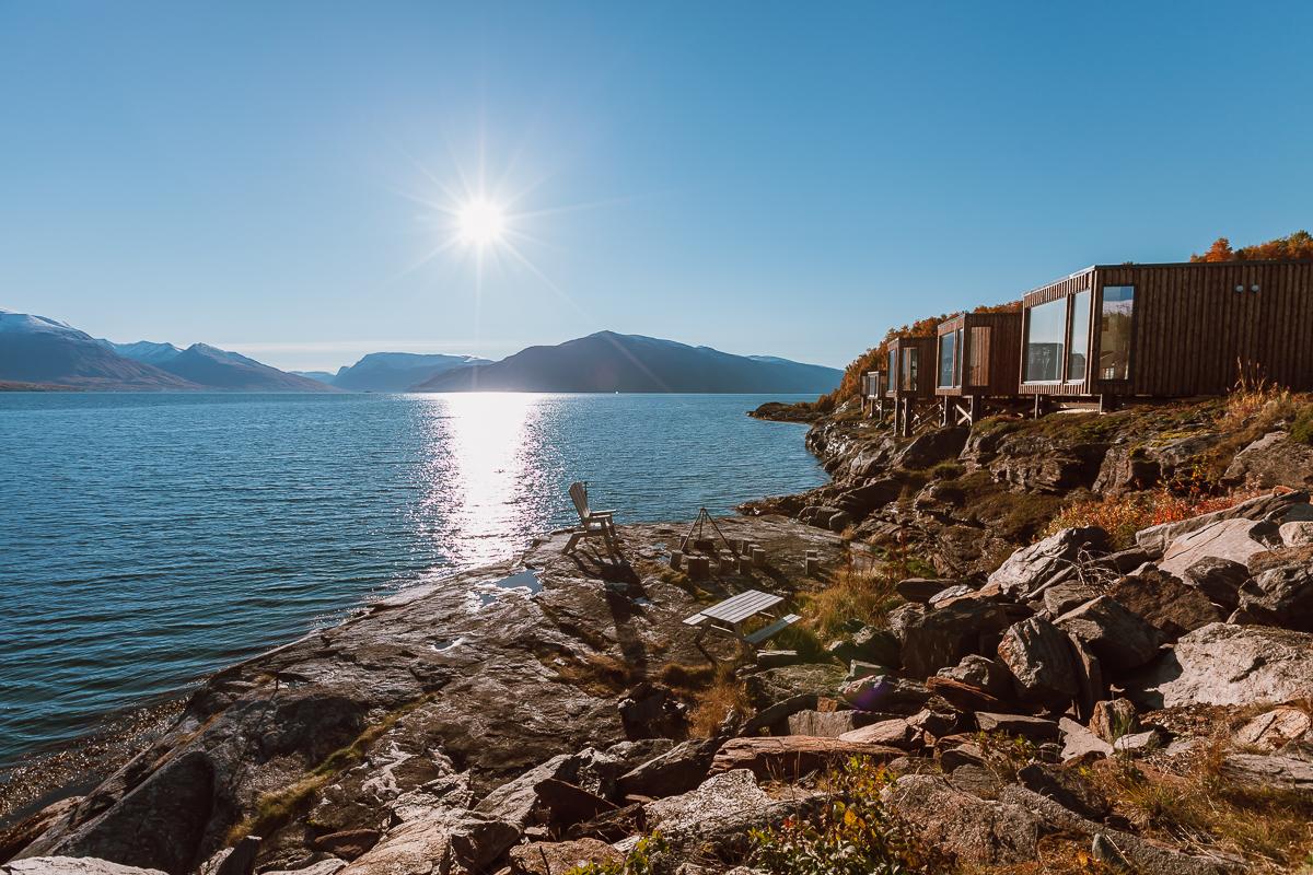 aurora mini cabins airbnb lyngenfjord accommodation lyngen norway