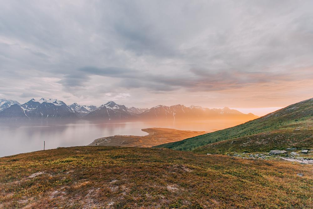 midnight sun lyngen norway