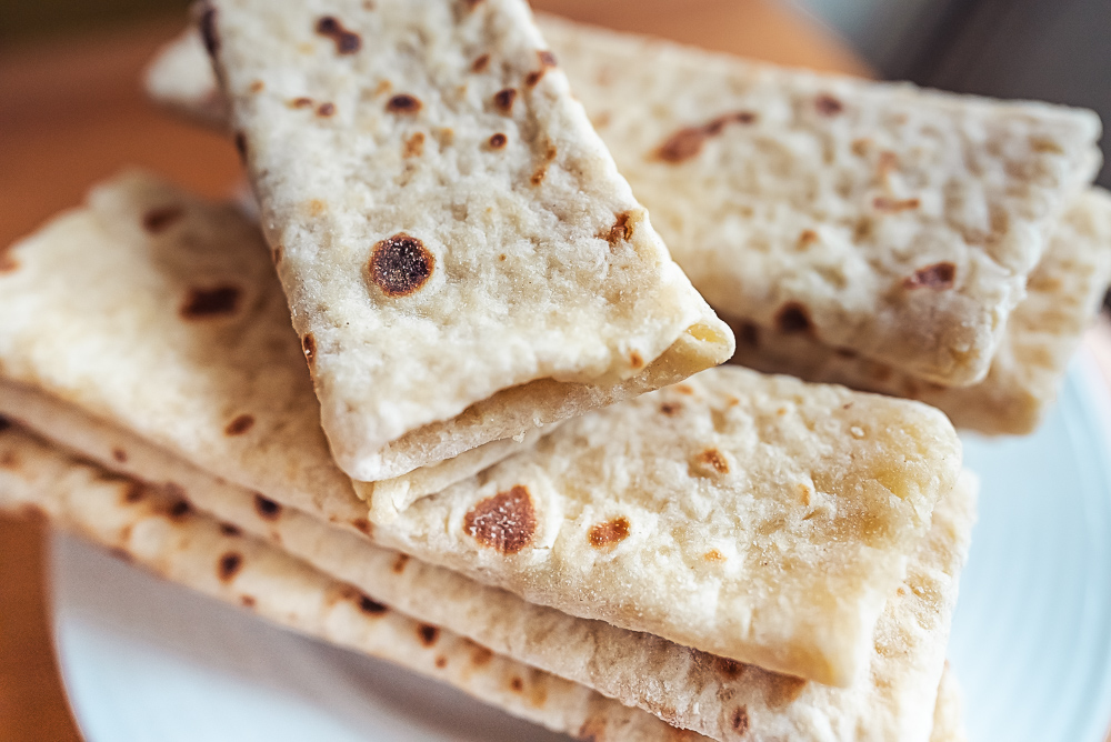 Norwegian lefse with kling