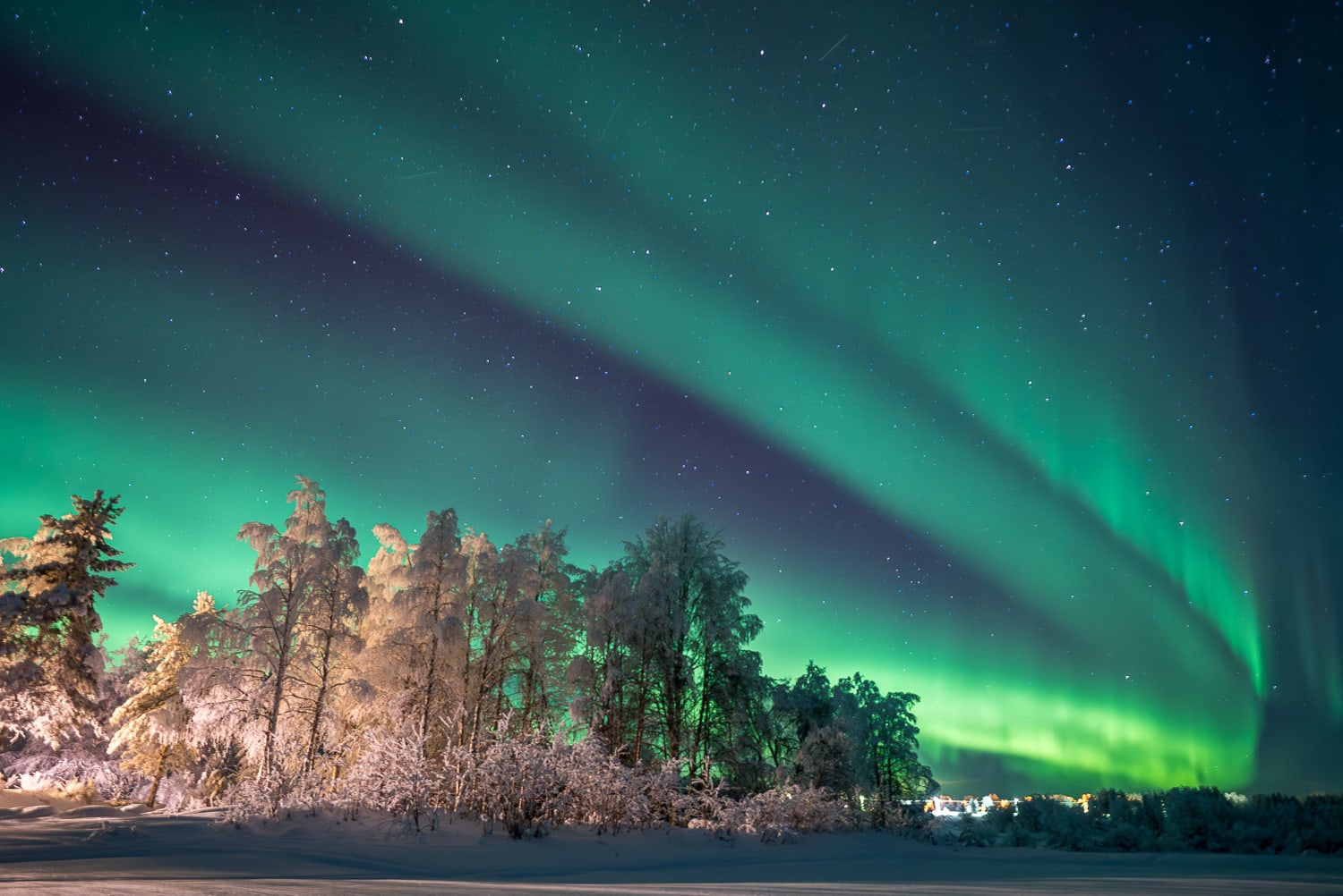 northern lights in finnish lapland