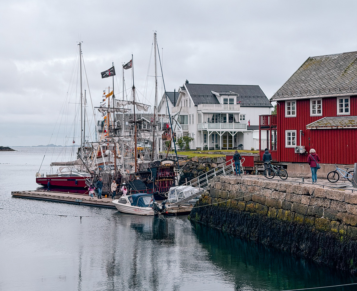 Kabelvåg harbor